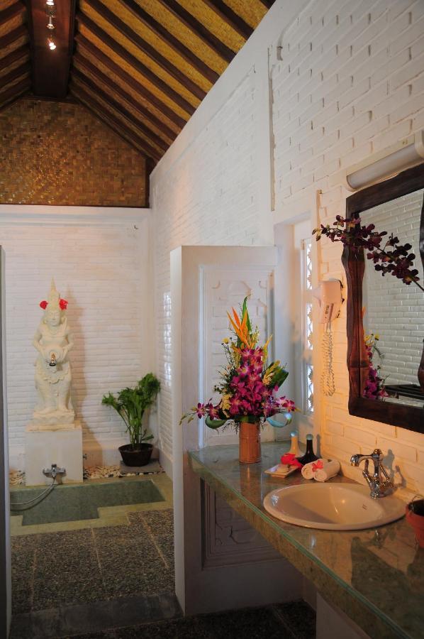 Tirta Ayu Hotel And Restaurant Karangasem Exterior foto